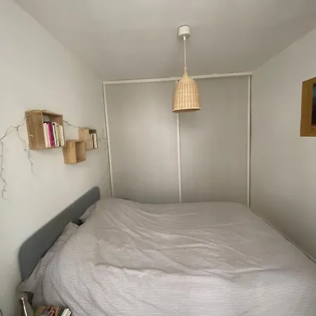 Quiet 2-room In *