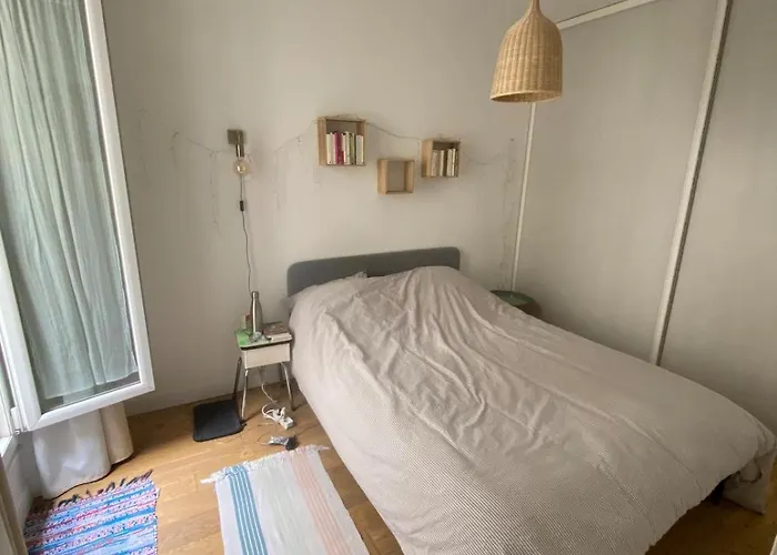 Quiet 2-room In * Paris