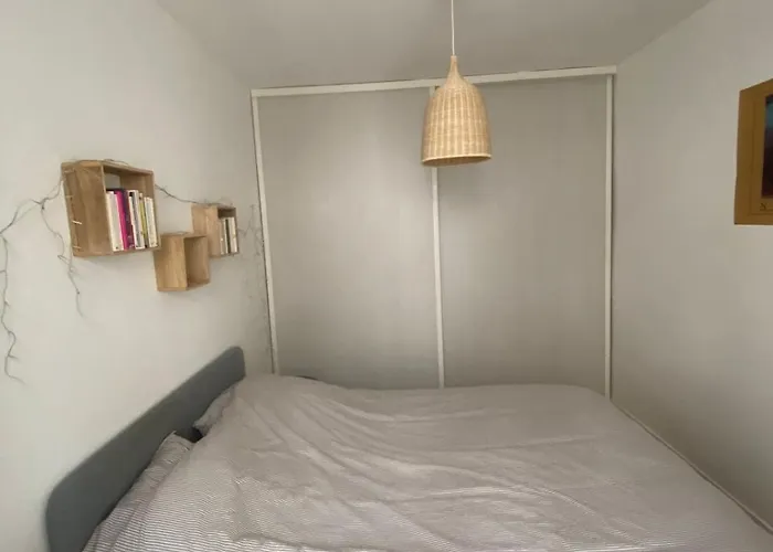 Quiet 2-room In *