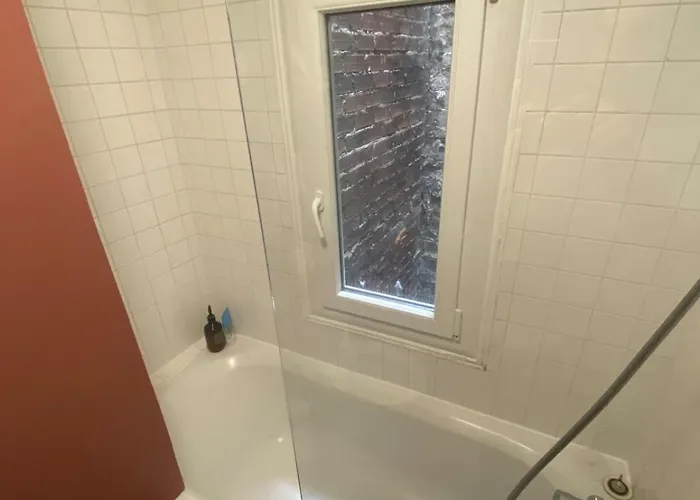 Quiet 2-room In 아파트 *